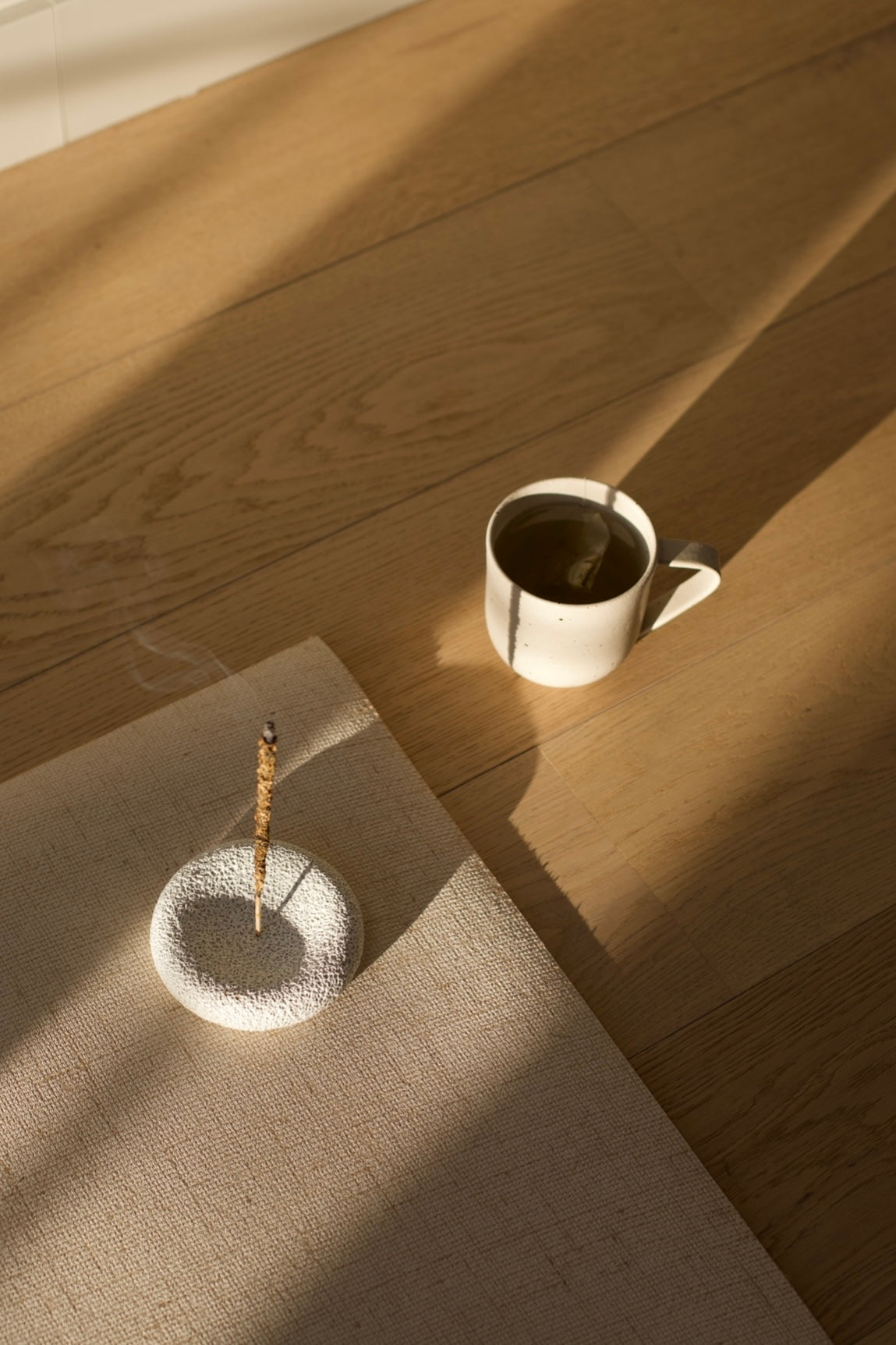 Incense holder - White lava