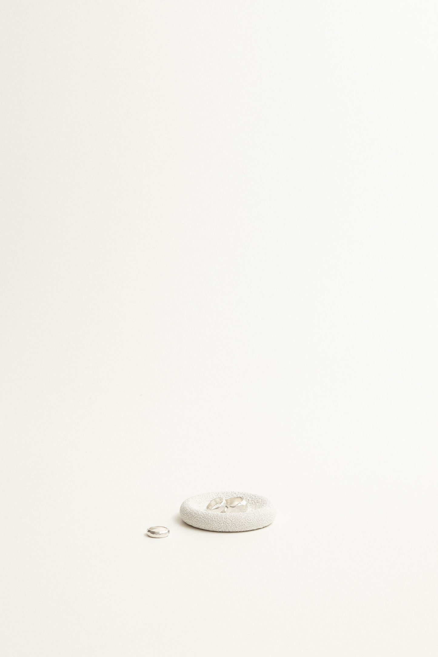 Curved mini bowl - White lava