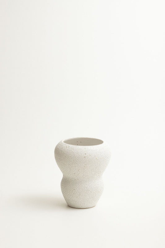 Curvy vase - White lava