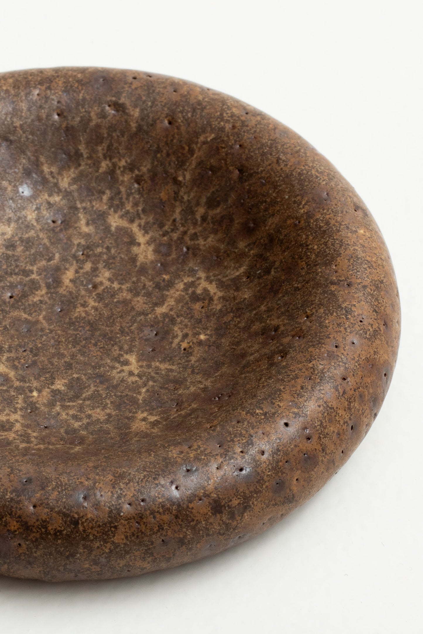 Curved mini bowl - Dark brown volcanic