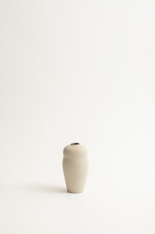 Narrow curvy vase - Fog / dark brown