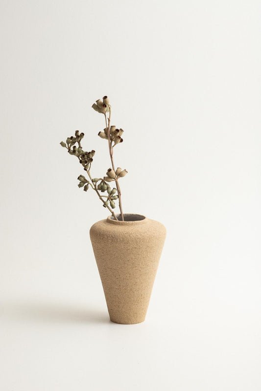 Narrow base vase - Brown sugar / white