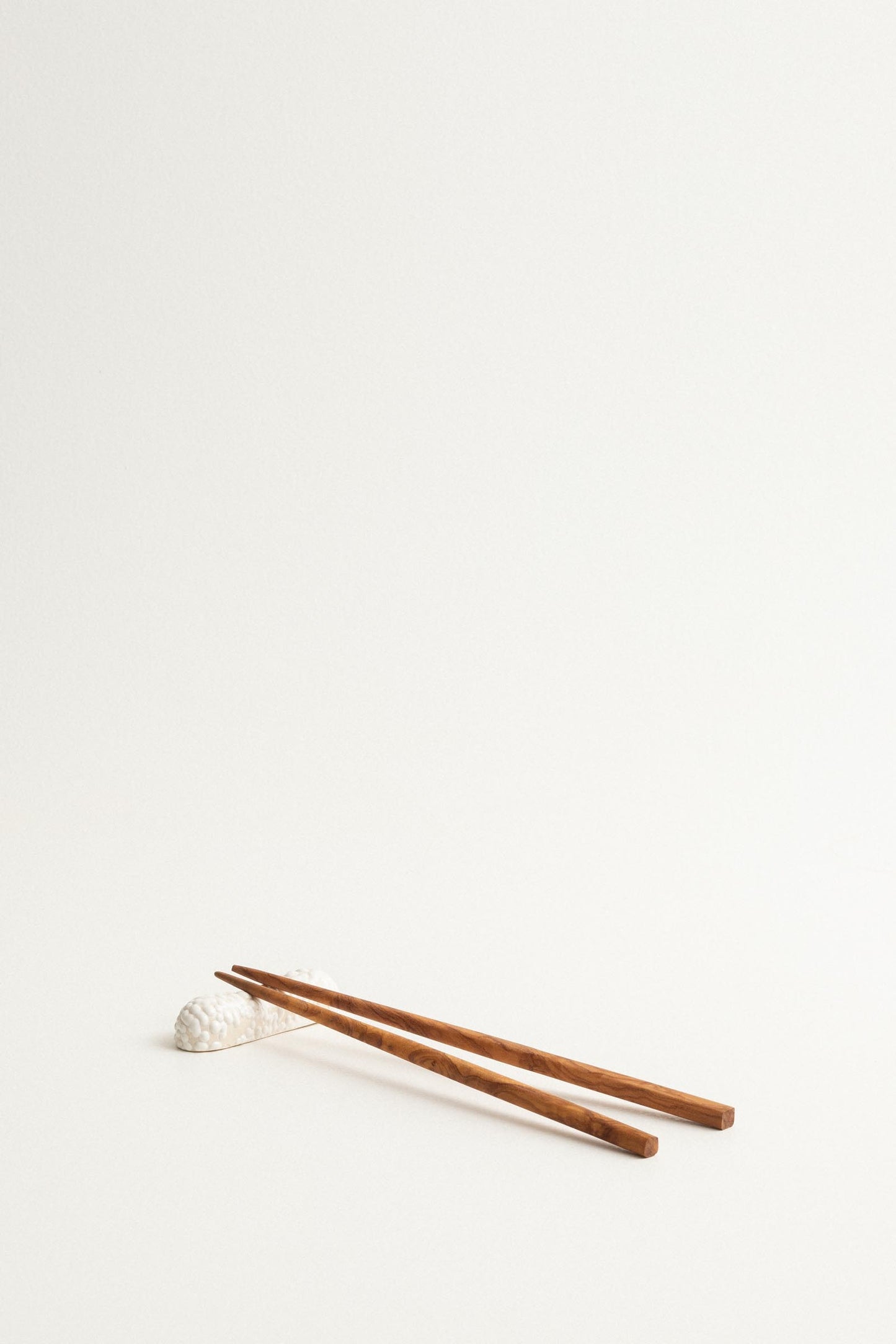 Chopstick rest - White crawl