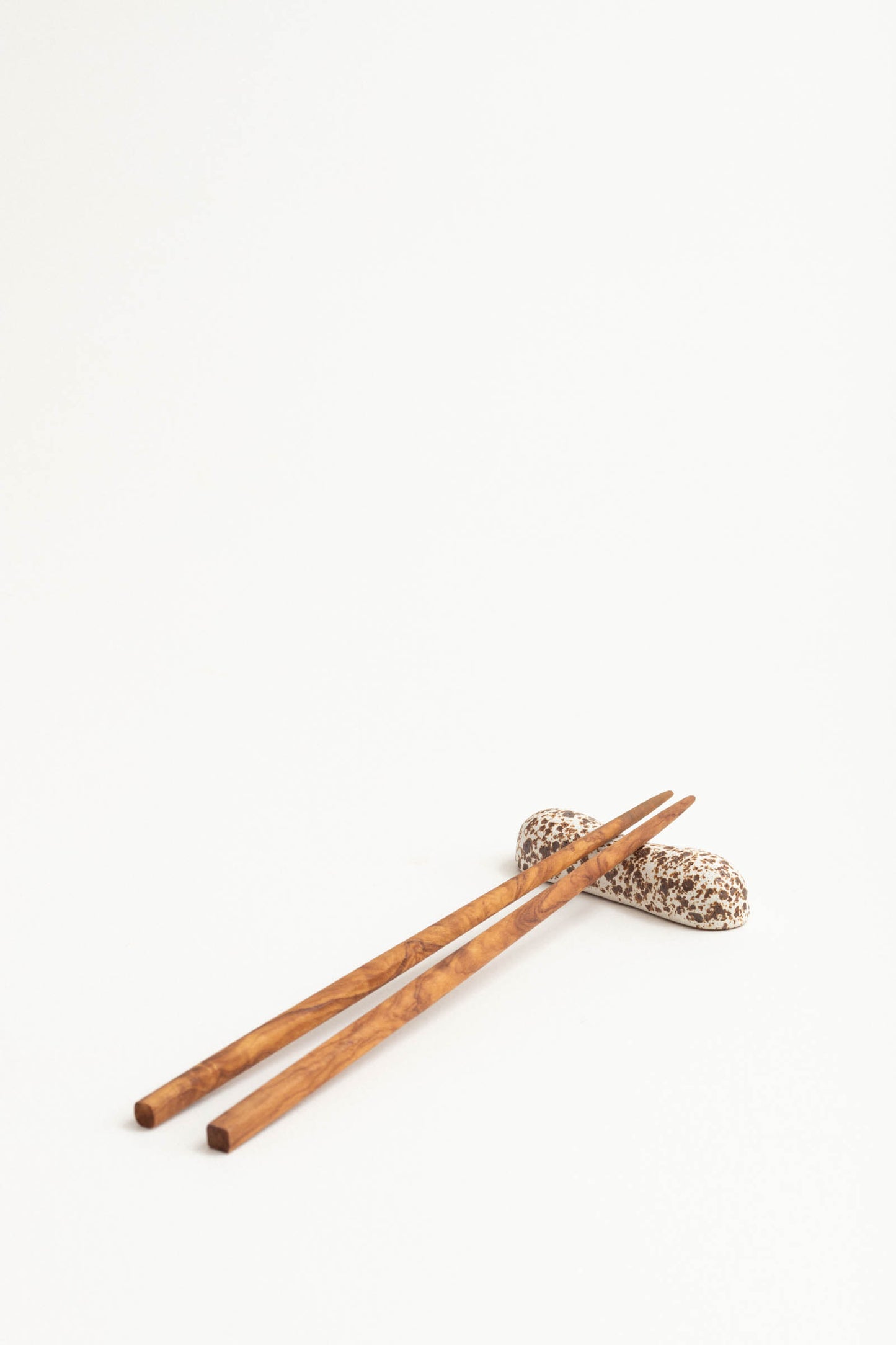 Chopstick rest - Brown dalmatian